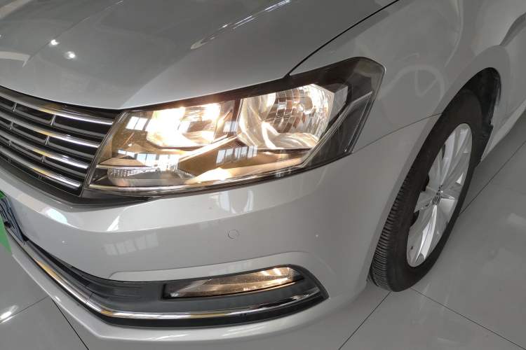 Used Volkswagen Lavida 2017 1.6L Automatic Comfort Edition Left Front Headlight