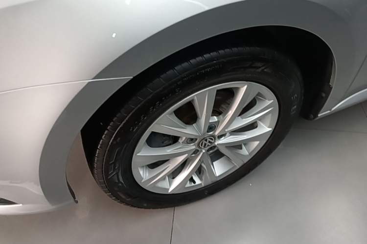 Used Volkswagen Lavida 2017 230TSI DSG Comfort Edition Left Front Wheel Hub