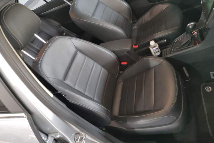 Used Volkswagen Lavida 2017 1.6L Automatic Comfort Edition Right Front Seat