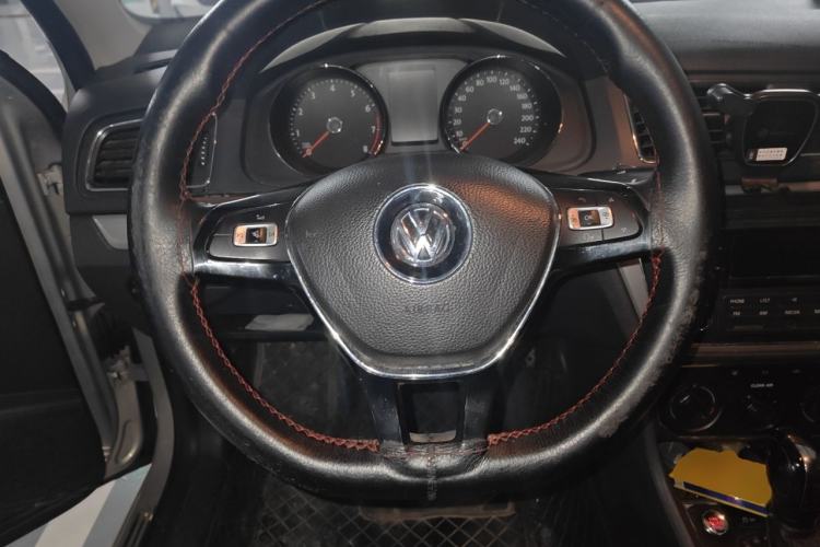 Used Volkswagen Lavida 2017 1.6L Automatic Comfort Edition Steering Wheel