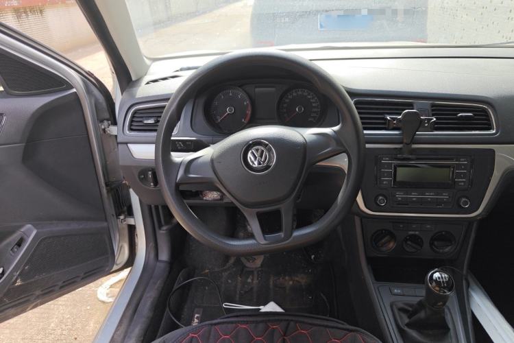 Used Volkswagen Lavida 2017 1.6L Manual Fashion Edition Steering Wheel