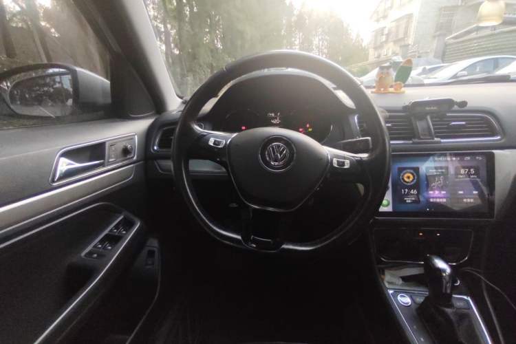 Used Volkswagen Lavida 2017 1.6L Automatic Comfort Edition Steering Wheel