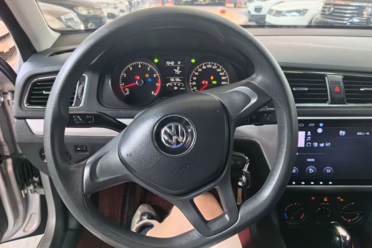 Used Volkswagen Lavida 2017 1.6L Automatic Fashion Edition Steering Wheel