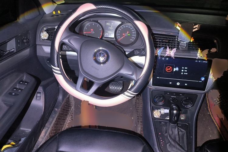 Used Volkswagen Lavida 2017 1.6L Automatic Fashion Edition Steering Wheel