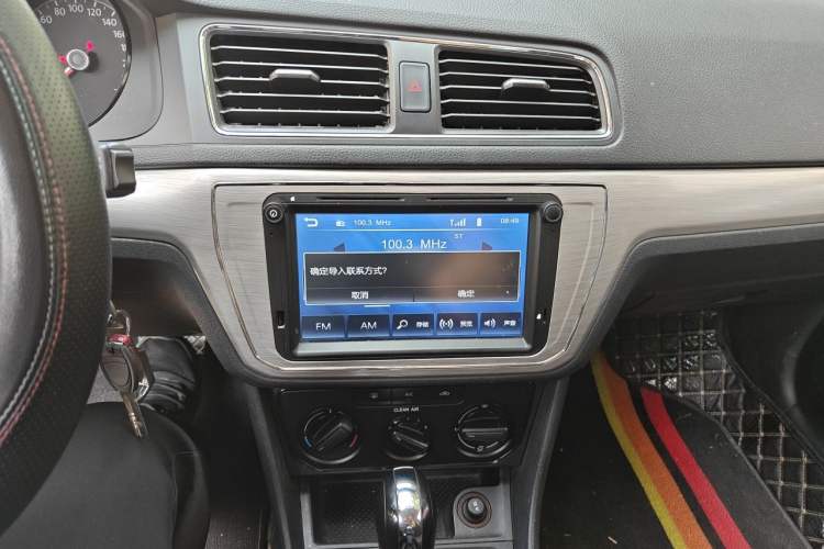 Used Volkswagen Lavida 2017 1.6L Automatic Fashion Edition Audio And AC Panel