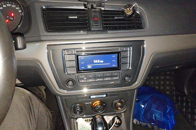 Used Volkswagen Lavida 2017 230TSI DSG Comfort Edition Audio And AC Panel
