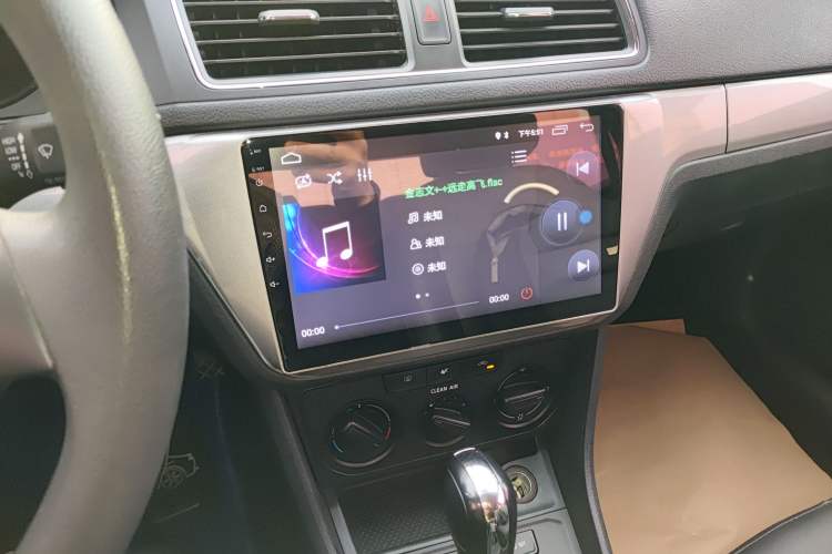 Used Volkswagen Lavida 2017 1.6L Automatic Fashion Edition Audio And AC Panel