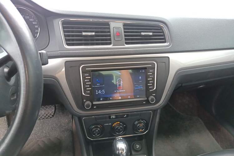 Used Volkswagen Lavida 2017 230TSI DSG Comfort Edition Audio And AC Panel