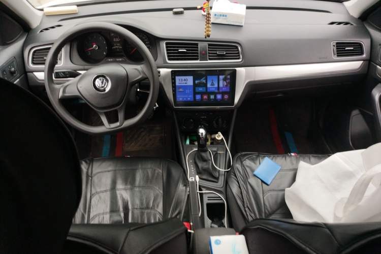 Used Volkswagen Lavida 2017 1.6L Automatic Fashion Edition Audio And AC Panel