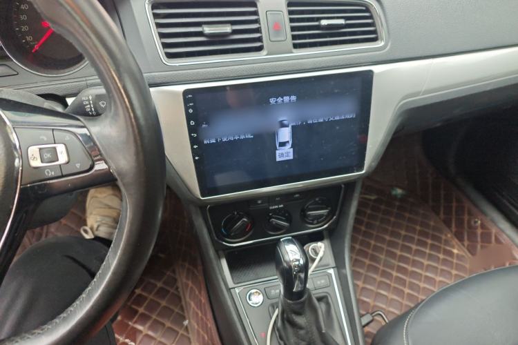 Used Volkswagen Lavida 2017 1.6L Automatic Comfort Edition Audio And AC Panel