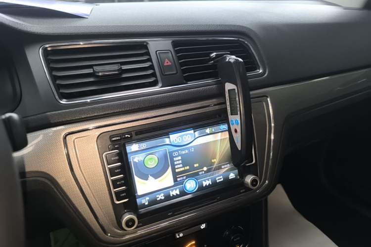 Used Volkswagen Lavida 2017 230TSI DSG Comfort Edition Audio And AC Panel