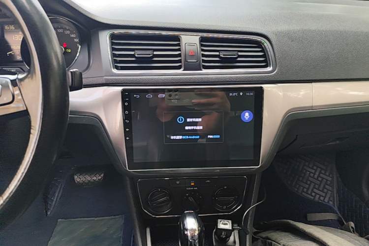 Used Volkswagen Lavida 2017 1.6L Automatic Comfort Edition Audio And AC Panel