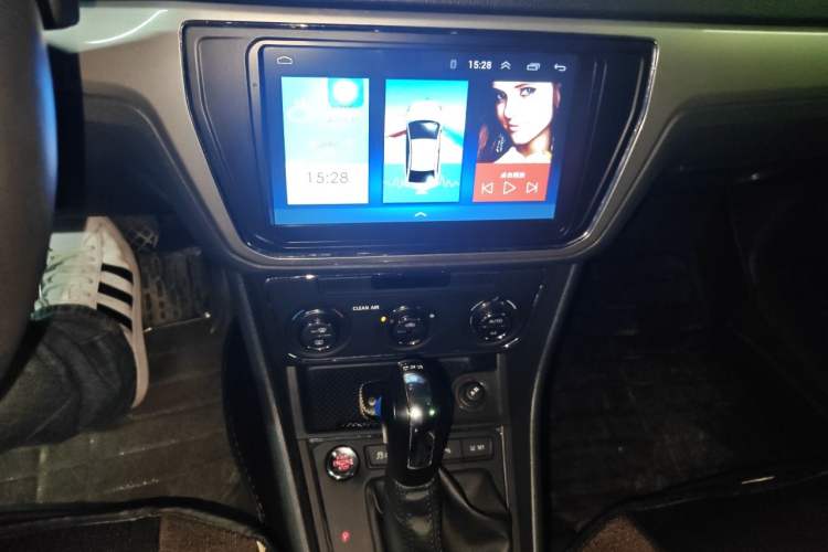 Used Volkswagen Lavida 2017 230TSI DSG Comfort Edition Audio And AC Panel