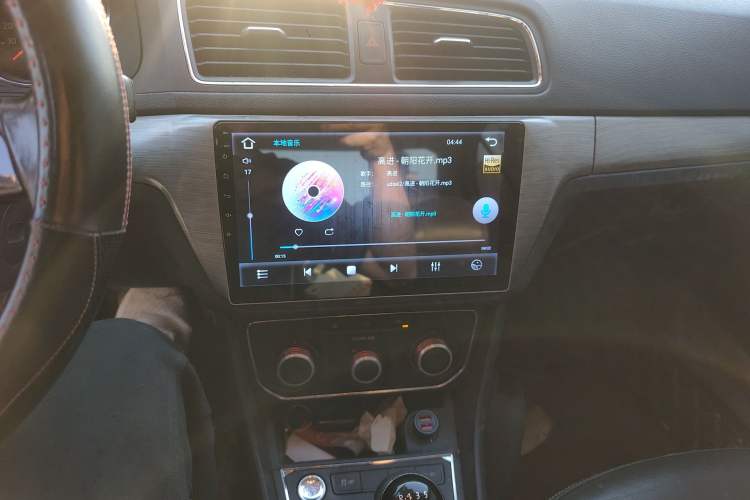 Used Volkswagen Lavida 2017 1.6L Manual Comfort Edition Audio And AC Panel
