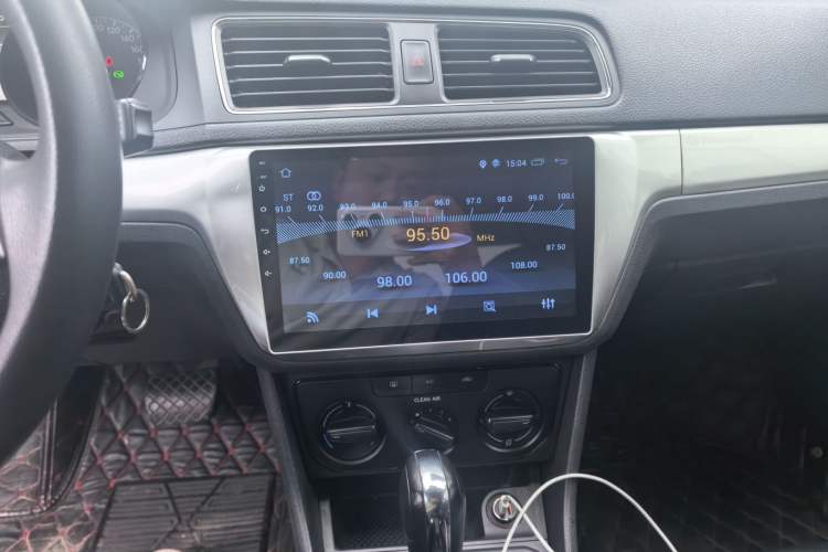 Used Volkswagen Lavida 2017 1.6L Automatic Fashion Edition Audio And AC Panel