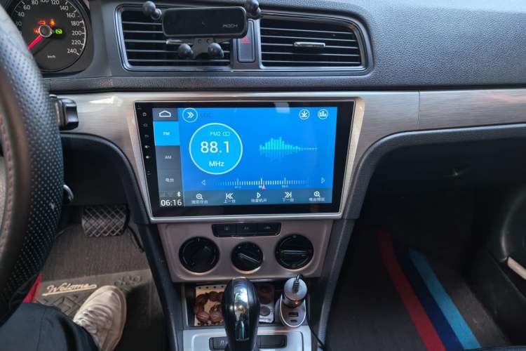 Used Volkswagen Lavida 2017 1.6L Automatic Fashion Edition Audio And AC Panel