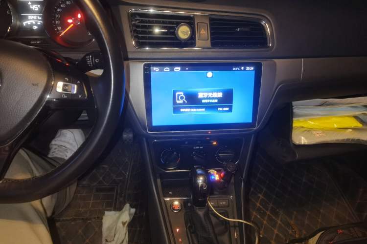 Used Volkswagen Lavida 2017 1.6L Automatic Comfort Edition Audio And AC Panel