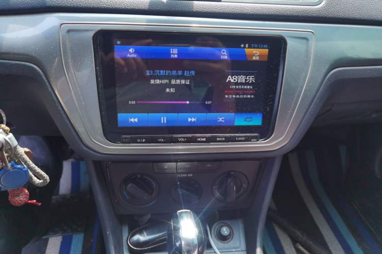 Used Volkswagen Lavida 2017 1.6L Automatic Fashion Edition Audio And AC Panel