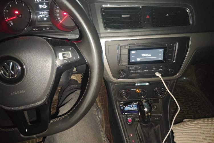 Used Volkswagen Lavida 2017 230TSI DSG Comfort Edition Audio And AC Panel