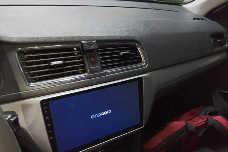 Used Volkswagen Lavida 2017 1.6L Automatic Fashion Edition Audio And AC Panel
