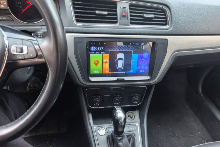 Used Volkswagen Lavida 2017 230TSI DSG Comfort Edition Audio And AC Panel