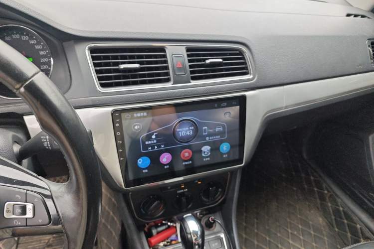 Used Volkswagen Lavida 2017 1.6L Automatic Comfort Edition Audio And AC Panel