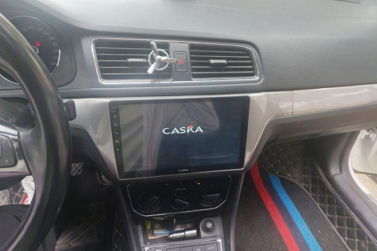 Used Volkswagen Lavida 2017 1.6L Manual Comfort Edition Audio And AC Panel