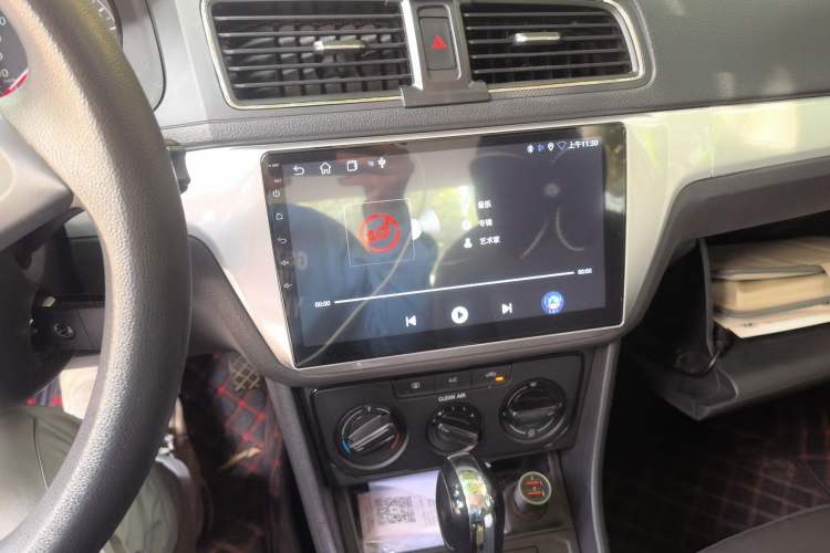 Used Volkswagen Lavida 2017 1.6L Automatic Fashion Edition Audio And AC Panel