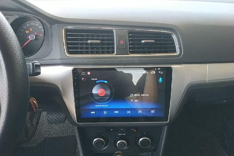 Used Volkswagen Lavida 2017 1.6L Automatic Fashion Edition Audio And AC Panel