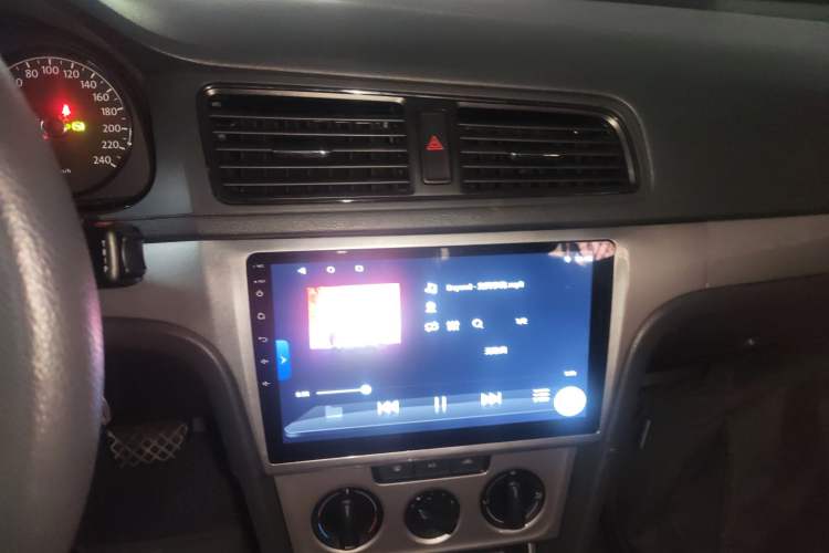 Used Volkswagen Lavida 2017 1.6L Automatic Comfort Edition Audio And AC Panel