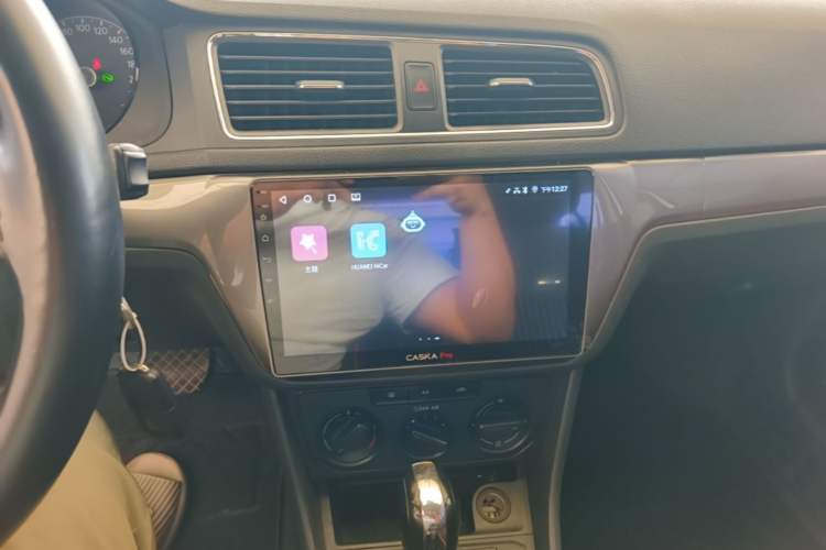 Used Volkswagen Lavida 2017 1.6L Automatic Fashion Edition Audio And AC Panel