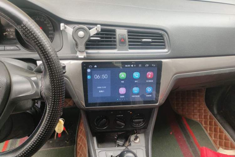 Used Volkswagen Lavida 2017 1.6L Manual Fashion Edition Audio And AC Panel