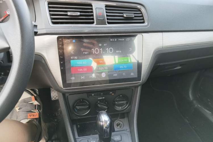 Used Volkswagen Lavida 2017 1.6L Automatic Fashion Edition Audio And AC Panel