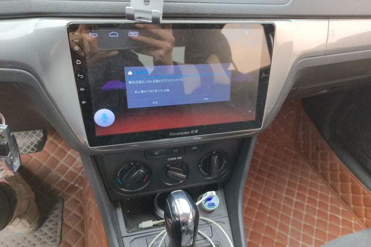 Used Volkswagen Lavida 2017 1.6L Automatic Fashion Edition Audio And AC Panel