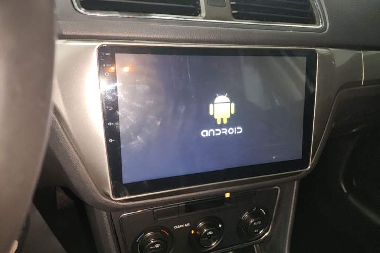 Used Volkswagen Lavida 2017 230TSI DSG Comfort Edition Audio And AC Panel