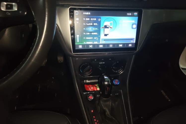 Used Volkswagen Lavida 2017 1.6L Automatic Comfort Edition Audio And AC Panel
