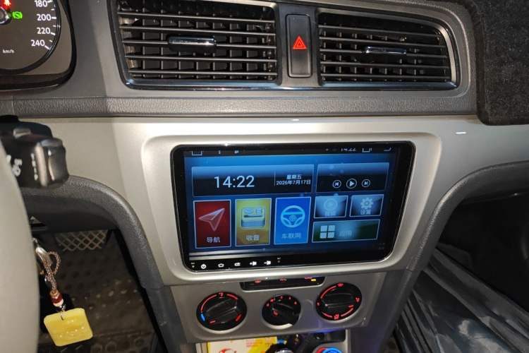 Used Volkswagen Lavida 2017 1.6L Automatic Comfort Edition Audio And AC Panel