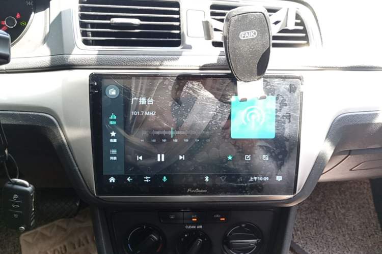 Used Volkswagen Lavida 2017 1.6L Automatic Fashion Edition Audio And AC Panel