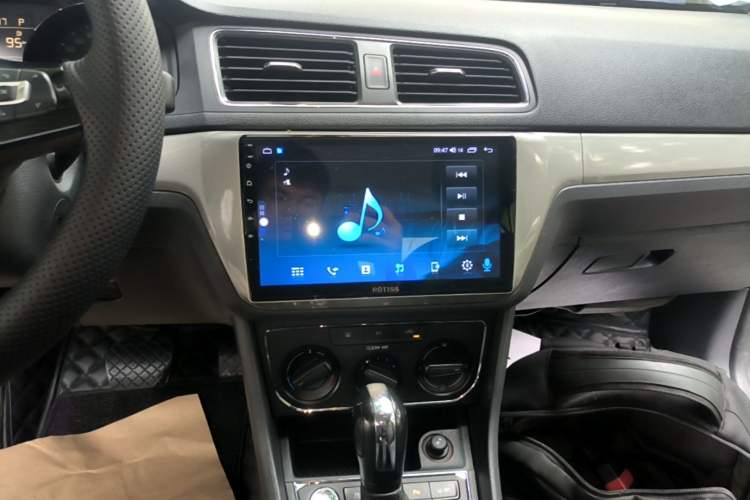 Used Volkswagen Lavida 2017 1.6L Automatic Comfort Edition Audio And AC Panel