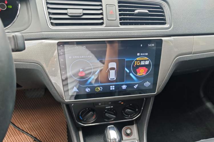 Used Volkswagen Lavida 2017 1.6L Automatic Comfort Edition Audio And AC Panel