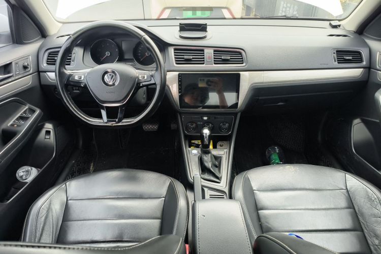 Used Volkswagen Lavida 2017 230TSI DSG Comfort Edition Center Console