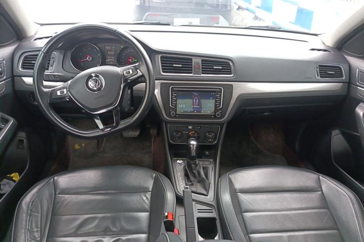 Used Volkswagen Lavida 2017 230TSI DSG Comfort Edition Center Console