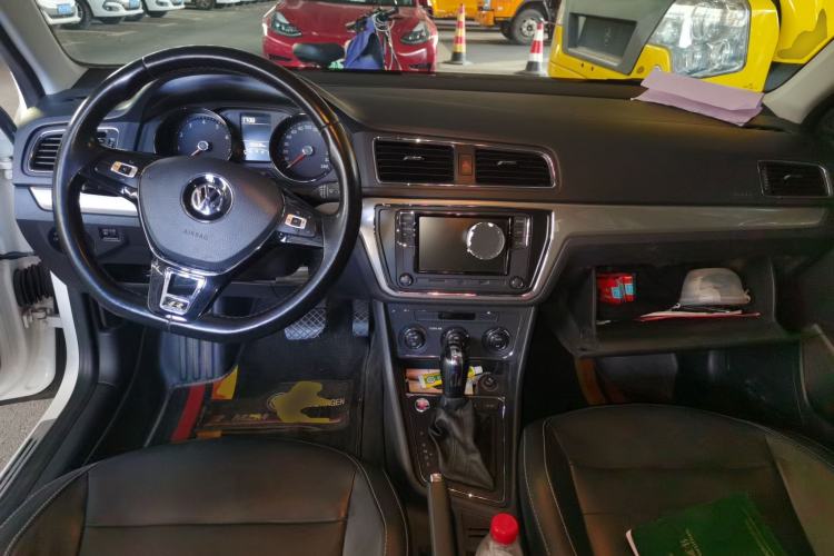 Used Volkswagen Lavida 2017 230TSI DSG Comfort Edition Center Console