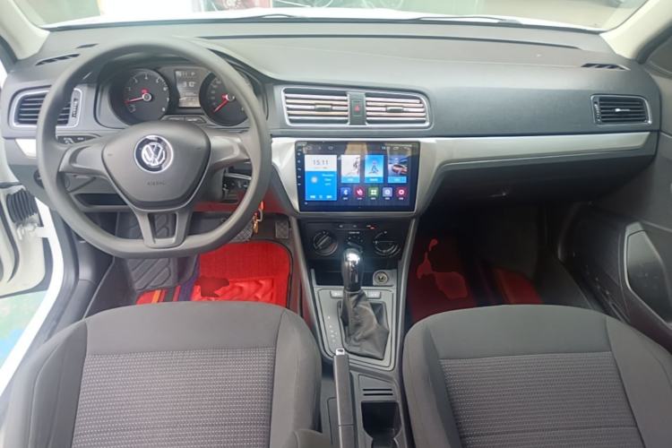 Used Volkswagen Lavida 2017 1.6L Automatic Fashion Edition Center Console