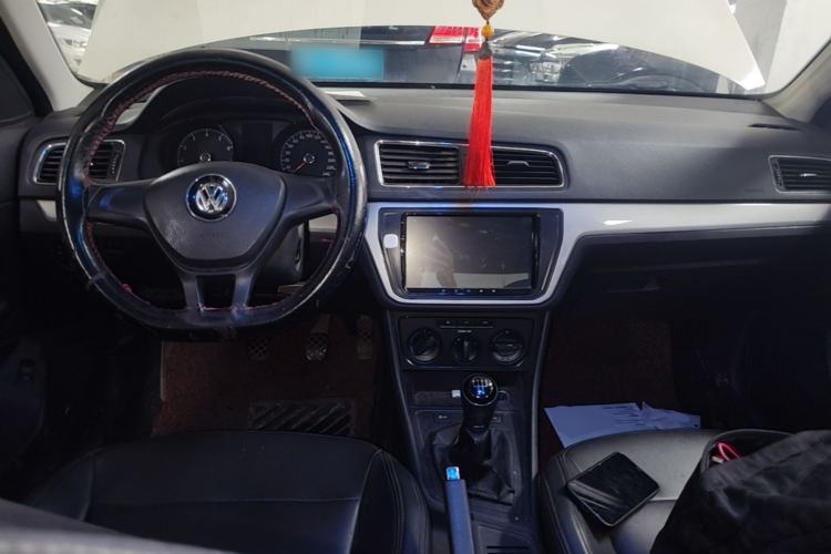 Used Volkswagen Lavida 2017 1.6L Manual Fashion Edition Center Console