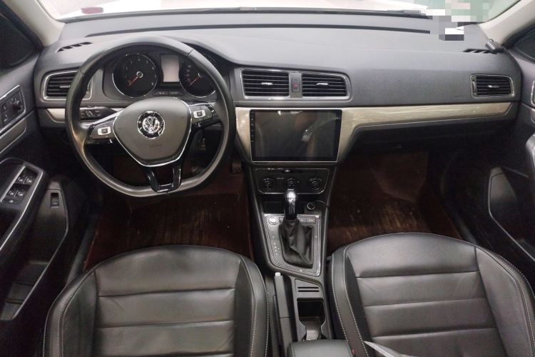 Used Volkswagen Lavida 2017 230TSI DSG Comfort Edition Center Console