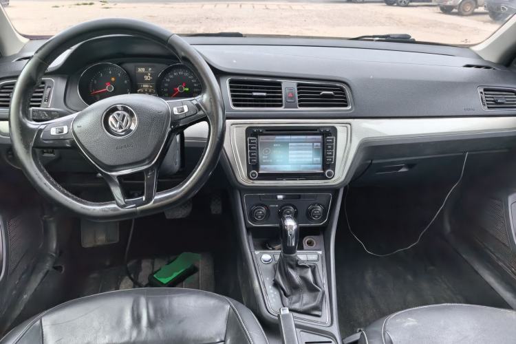 Used Volkswagen Lavida 2017 230TSI DSG Comfort Edition Center Console