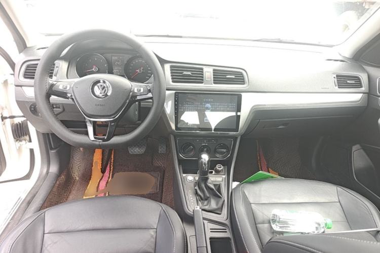 Used Volkswagen Lavida 2017 1.6L Automatic Comfort Edition Center Console