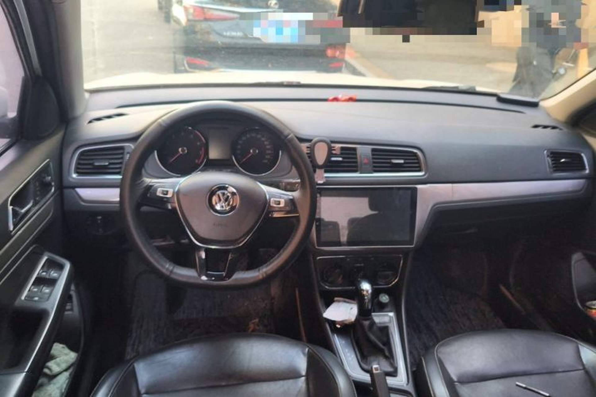 Used Volkswagen Lavida 2017 1.6L Automatic Comfort Edition Center Console