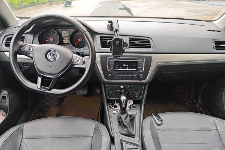 Used Volkswagen Lavida 2017 230TSI DSG Comfort Edition Center Console